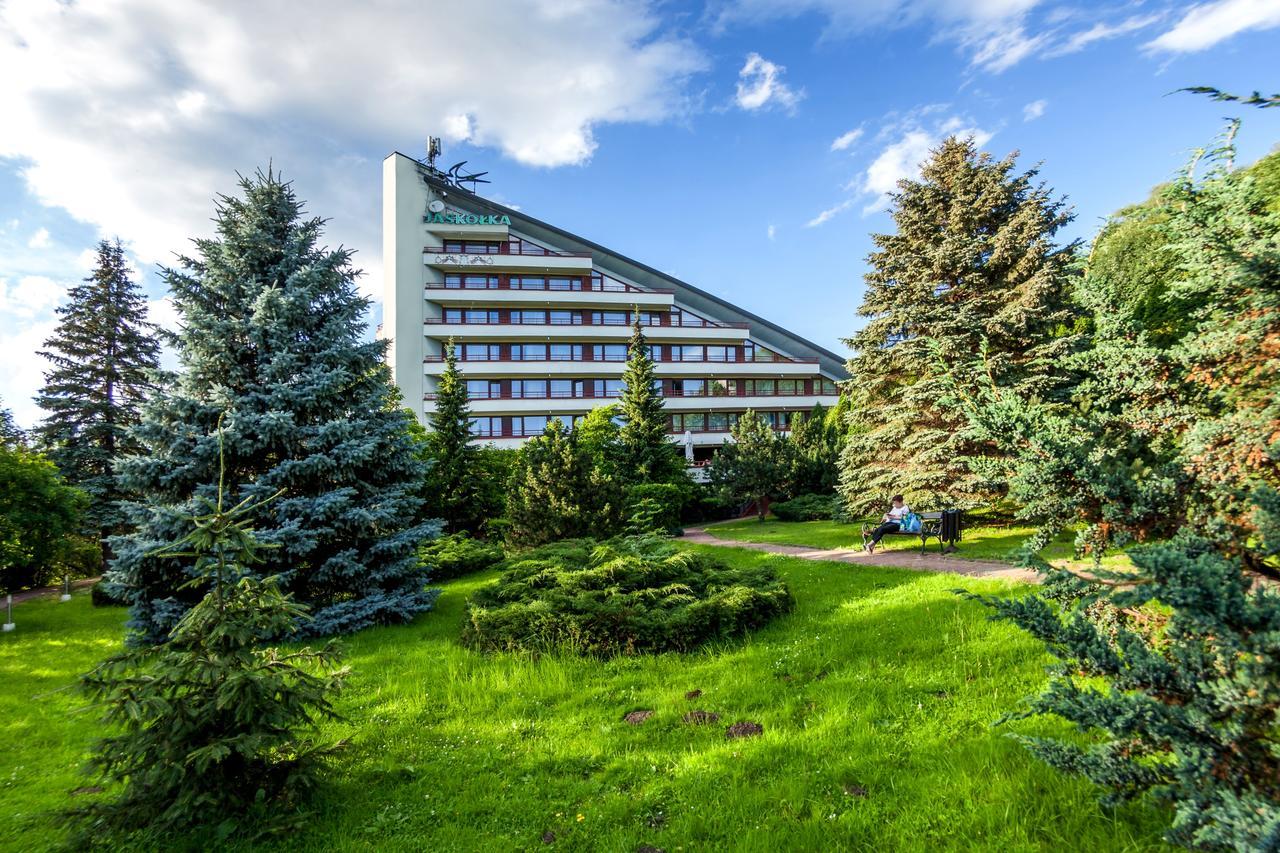 Hotel Jaskolka أوسترون المظهر الخارجي الصورة